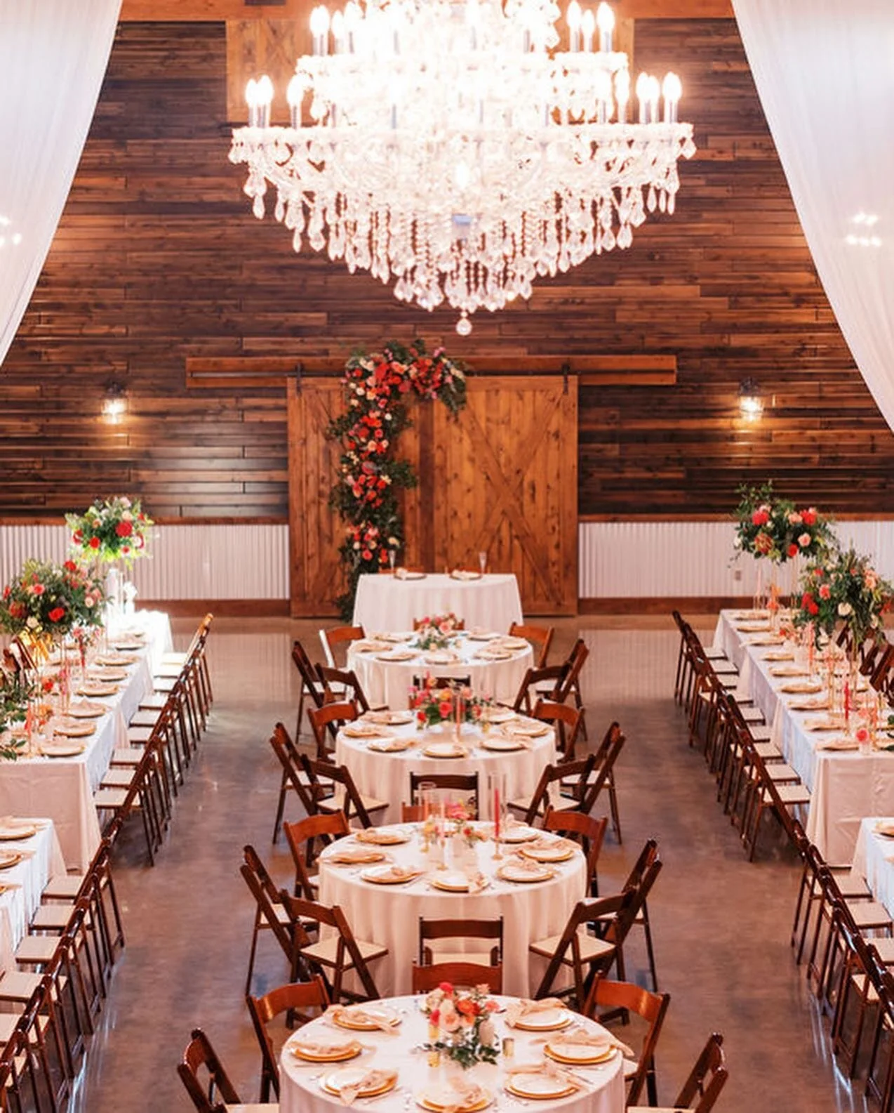More pretty things from this pretty day!!! These florals & details + the vision that brought it all to life are just perfection! ππβ¨
•
•
•
Photography: @rebecharrisphoto
Planning + Design + Coordination: @always_blissful_wedding